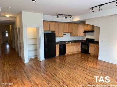 Main picture of 2636 N Halsted St