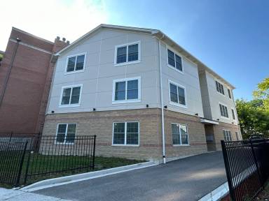 Main picture of 7441 N Rogers Ave