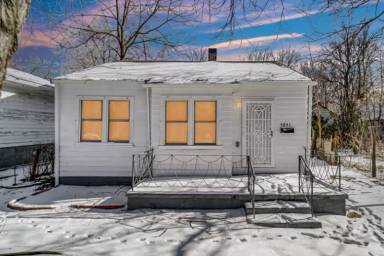 Main picture of 4841 Massachusetts St