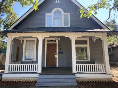 Main picture of 1311 W 14th Ave