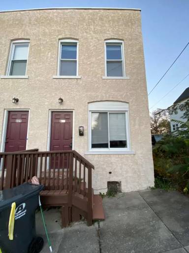 Main picture of 611 Aaron St
