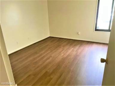 Main picture of 10101 Prince Pl