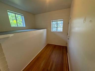 Main picture of 1251 N Emerson St