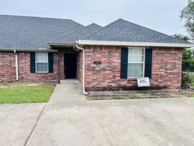 Main picture of 2720 Ryan Rd