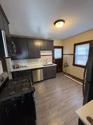 Main picture of 2477 N Dousman St