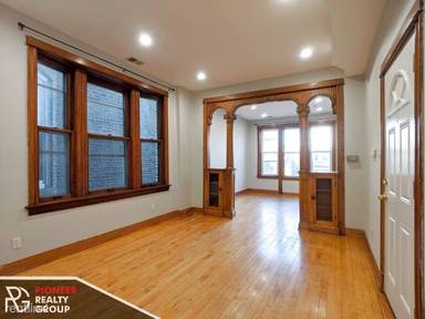 Main picture of 1410 N Maplewood Ave