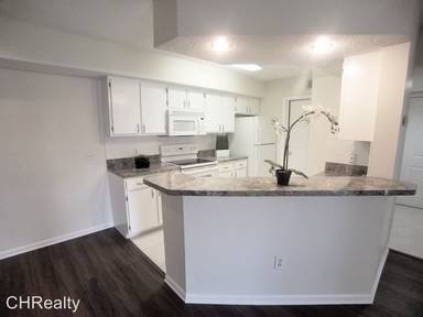 Main picture of The Crest at Waterford Lakes Condo