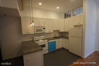 Main picture of 701 Bloomfield St