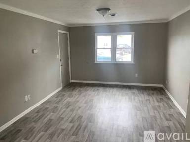 Main picture of 3320 N Lincoln Ave