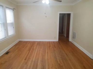 Main picture of 6136 S Richmond St