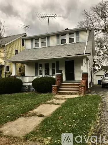 Main picture of 1128 W 11th St