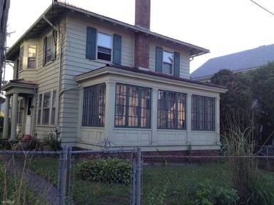 Main picture of 123 Warren Ave