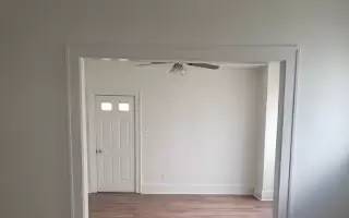 Main picture of 215 E Pike St
