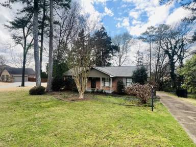 Main picture of 4006 Devon St SE