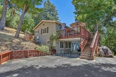 Main picture of 20800 Locust Dr