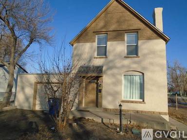 Main picture of 2418 3rd Ave