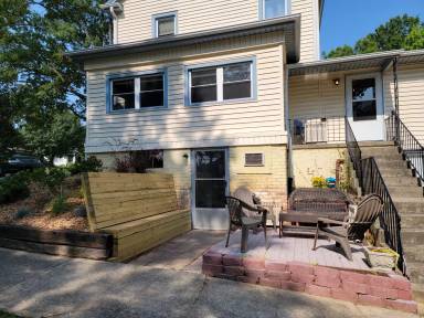 Main picture of 1500 W Friendly Ave