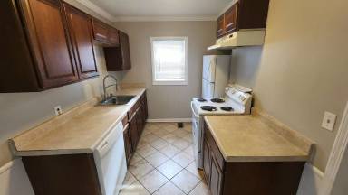 Main picture of 1523 Oak Grove Rd