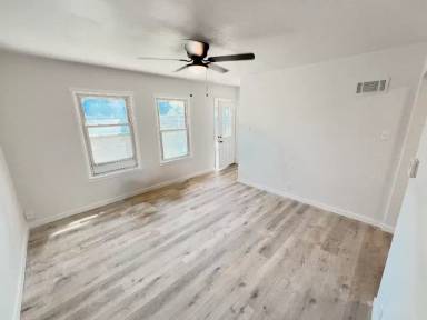 Main picture of 1721 Dewey St