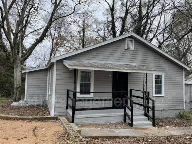 Main picture of 119 Chandler Cir SE