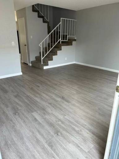 Main picture of 811 Peach Ct