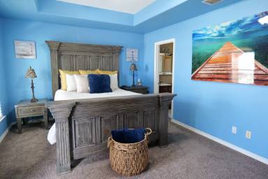 Main picture of 15433 Cruiser St