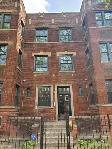 Main picture of 1521 E 67th Pl
