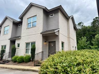 Main picture of 808 N Gay St