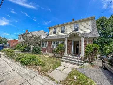 Main picture of 16 Birchwood St