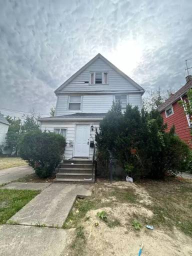 Main picture of 2853 E 99th St