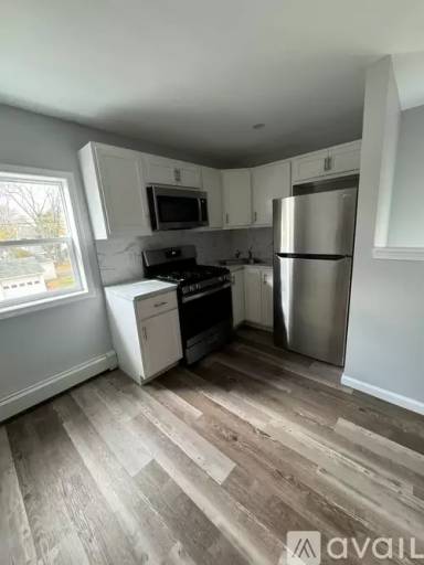 Main picture of 140 N 10th St