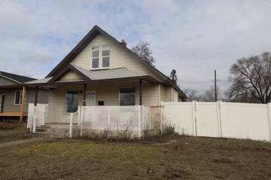 Main picture of 1711 E Bridgeport Ave