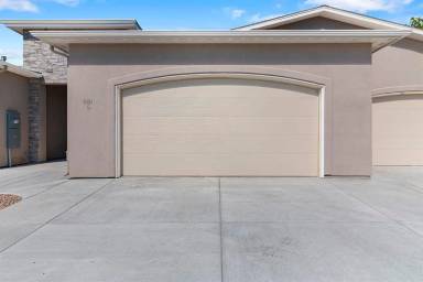 Main picture of 581 W Indian Creek Dr