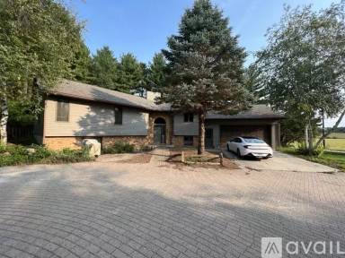 Main picture of 2841 75th St NE