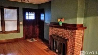Main picture of 1506 S Main Ave