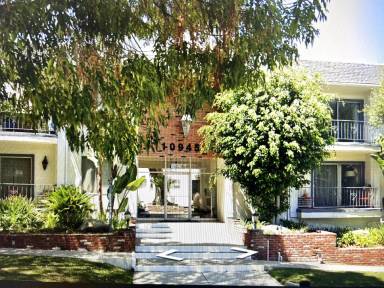 Main picture of 10945 Rose Ave
