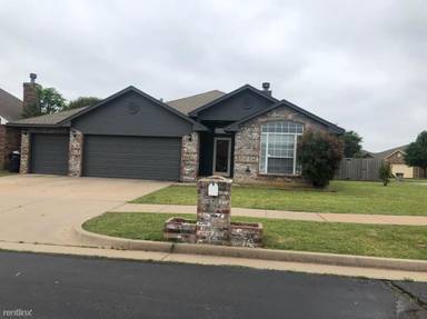Main picture of 6816 NW 136th Pl