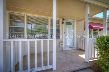 Main picture of 4665 S Troost Ave