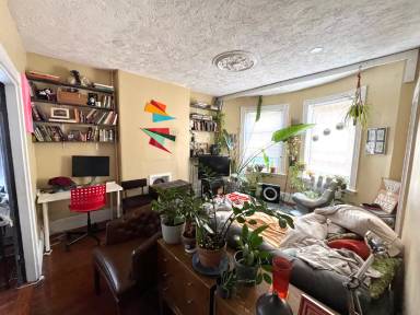 Main picture of 7 Kenney St