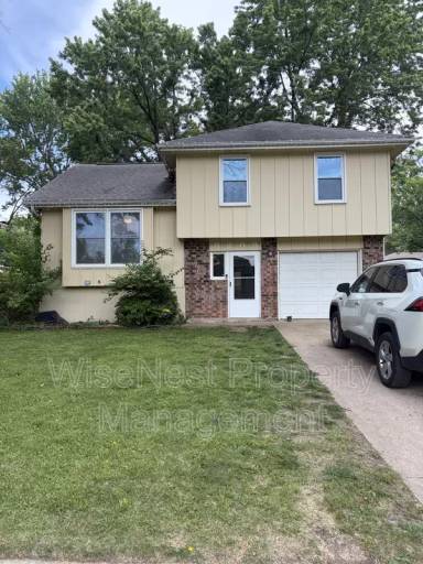 Main picture of 8808 E 111th St