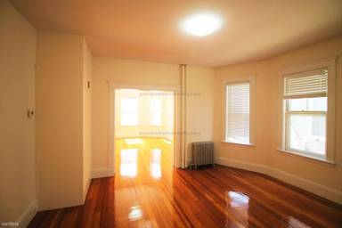 Main picture of 166 Kelton St