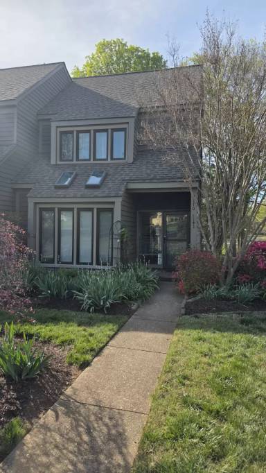 Main picture of 2770 Old Point Dr