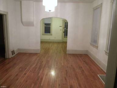 Main picture of 1104 Michigan Ave