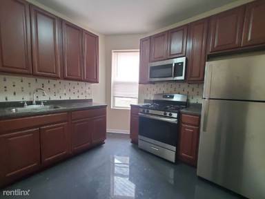 Main picture of 146 Manhattan Ave