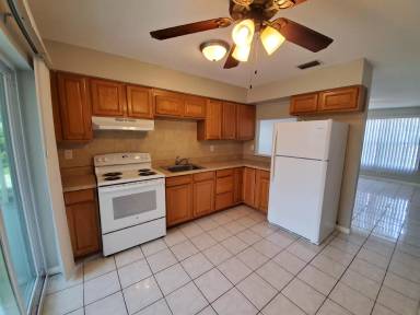 Main picture of 776 94th Ave N