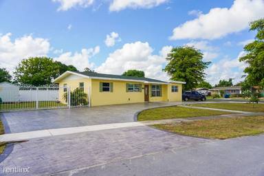 Main picture of 6838 SW 20th Ct