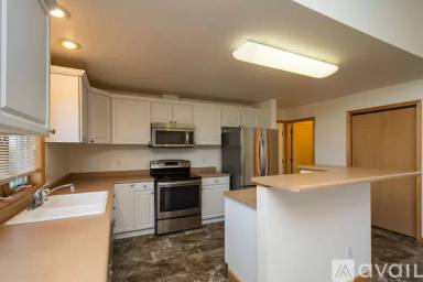 Main picture of 10 Redtail Ct