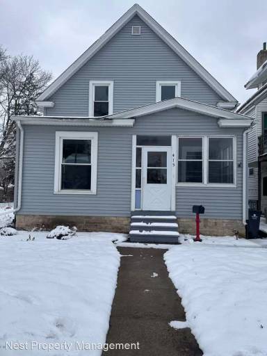 Main picture of 415 17th St SE