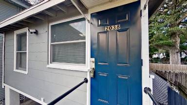 Main picture of 2036 Walnut St
