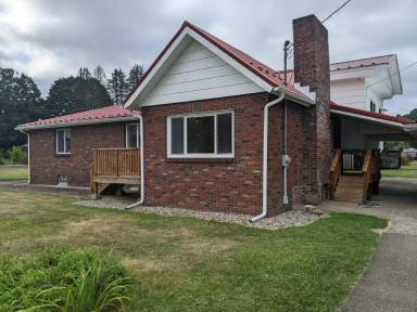 Main picture of 19 Thomas Ave